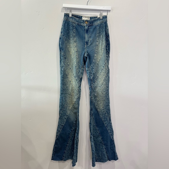 Free People We The Free Mermaid Mid-Rise Flare Jean in the Low Tide wash - Picture 3 of 8